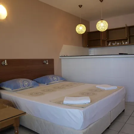 Guestrooms Maria Antoaneta בית הארחה 2*
